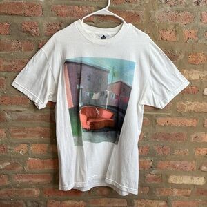 Joe Fresh Goods JFG White Graphic T-Shirt with Red Couch Design SIZE L